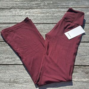 Lululemon Groove Super-High-Rise Flared Pant Nulu Regular Garnet size 4 NWT